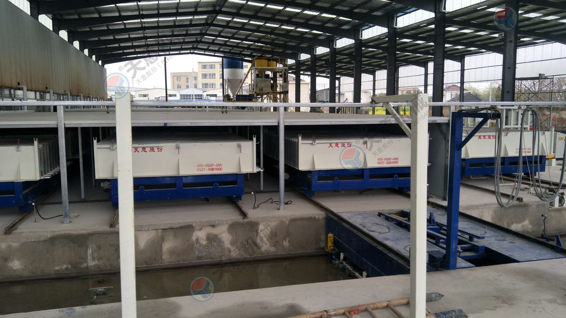 相對于傳統(tǒng)墻板機設(shè)備，新型墻板機有點更多